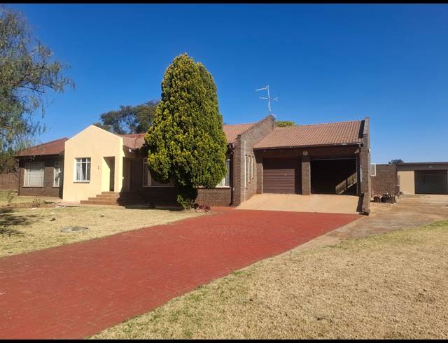 4 BEDROOM HOUSE FOR SALE IN GLEN HARVIE